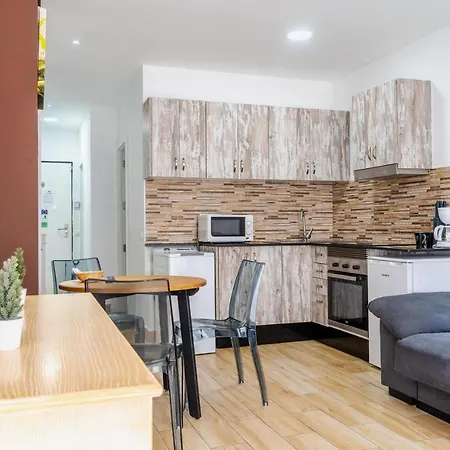 403 Vista Mar Con Balcon Apartment